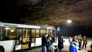 Ocnele Mari - autobuzul din subteran