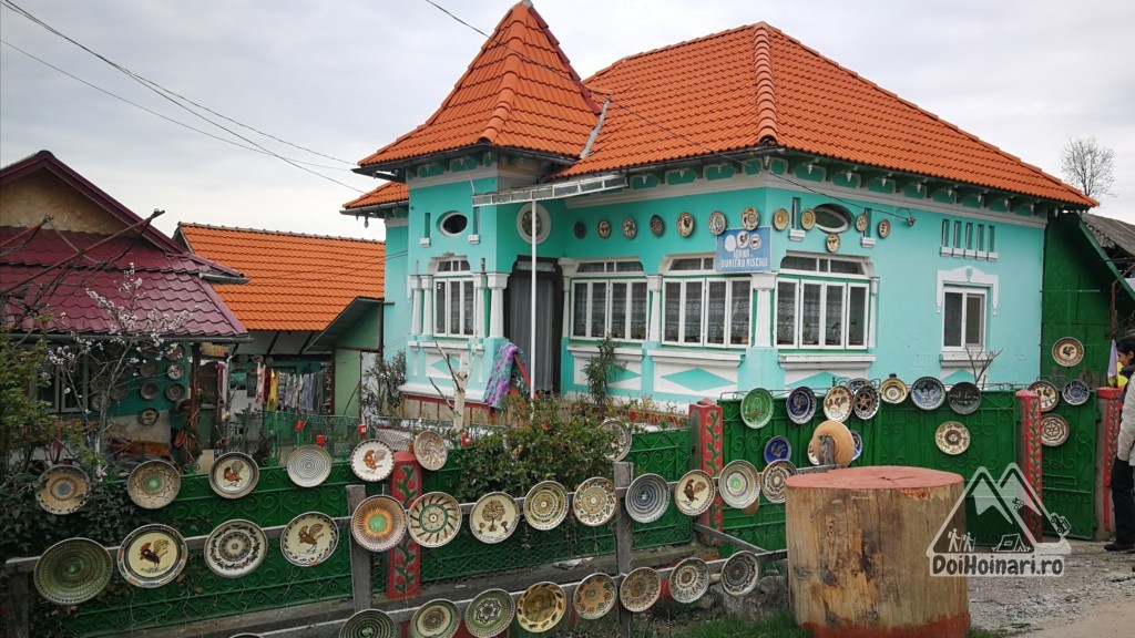 Satul Olari, locul de unde pleacă arta olăritului de Horezu.