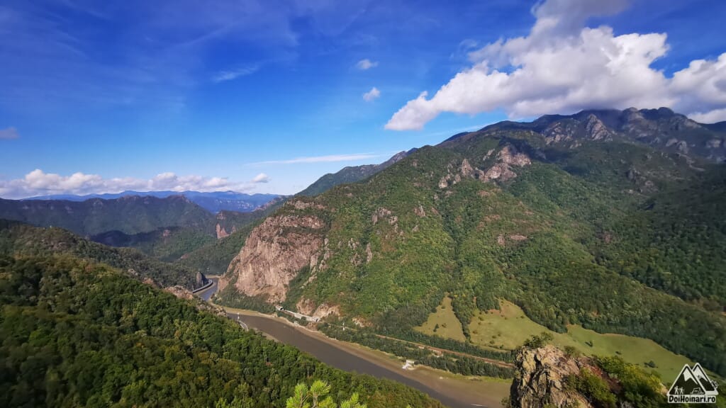 Vedere spre nord de pe muntele Basarab