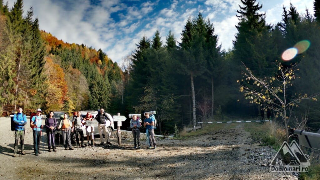 Intrare pe traseu, Valea Costești