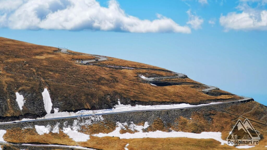 Transalpina urcând spre Pasul Urdele