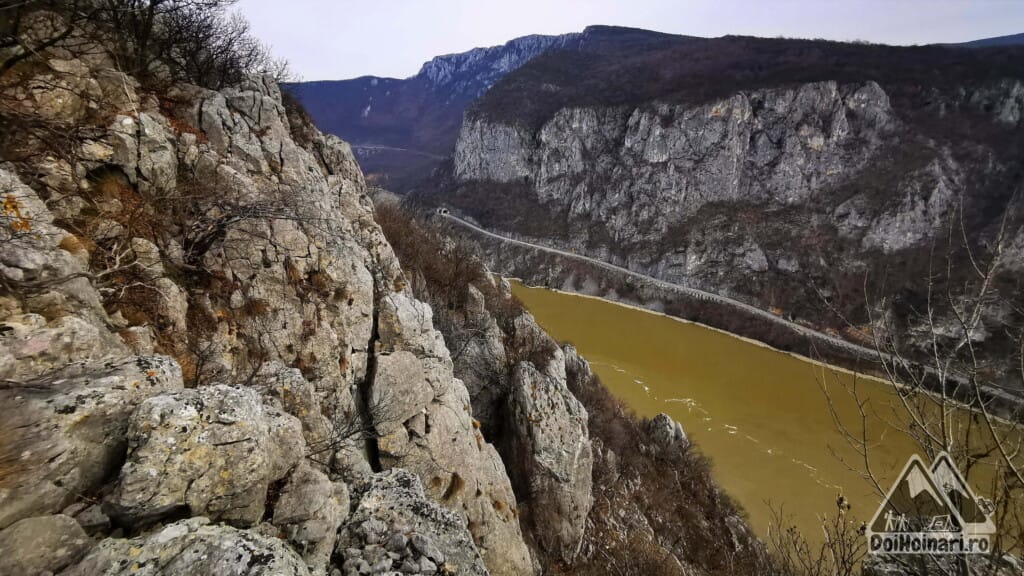 De pe Ciucaru Mic, spre Cazanele Mici