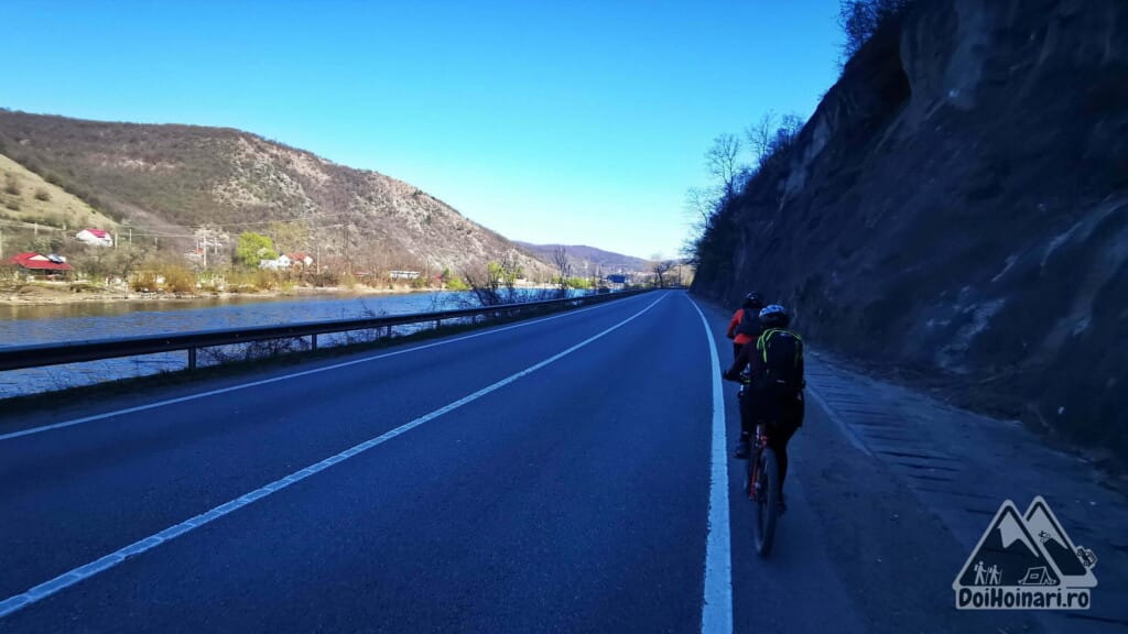 Pe șosea spre Coramnic