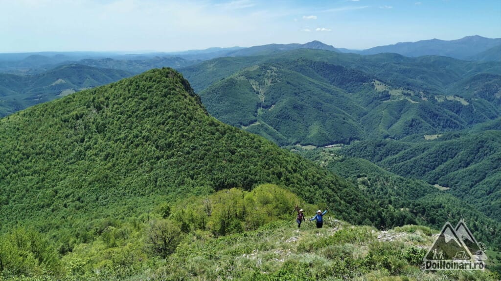 Piatra Cloșanilor - urcare spre stâncile nemarcate