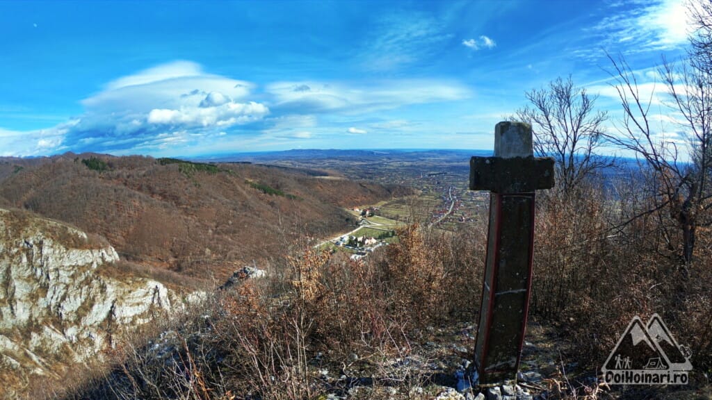 Crucea lui Ursache de pe muntele Pleșa