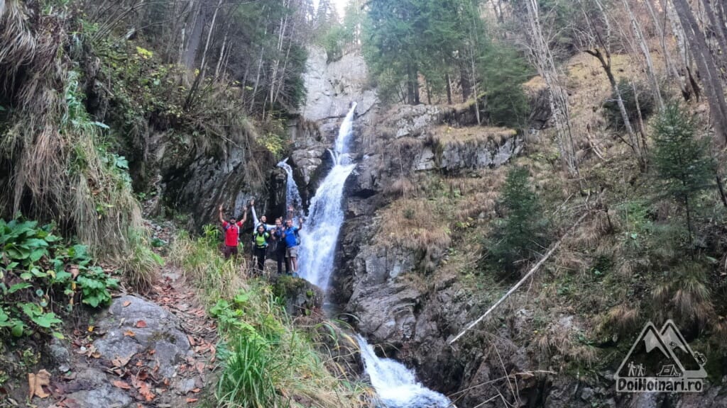 Cascada de pe valea Mării