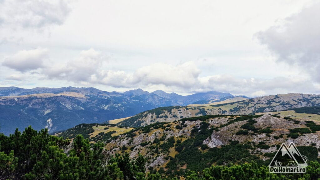 Retezatul văzut de pe Piatra Iorgovanului